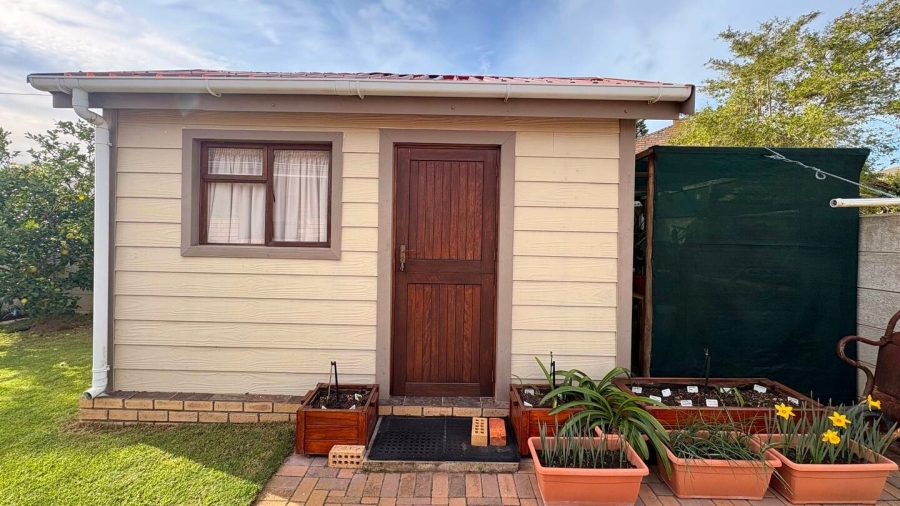 3 Bedroom Property for Sale in Fraaiuitsig Western Cape